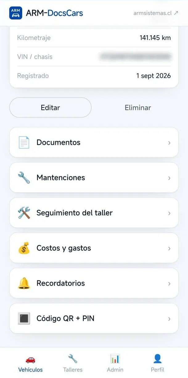 Ficha del vehículo con acceso a documentos, mantenciones, seguimiento del taller, gastos y recordatorios